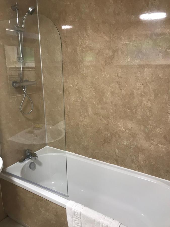 Borrodale, One Bedroom Apartment With Balcony And Loch View. Fort William Luaran gambar